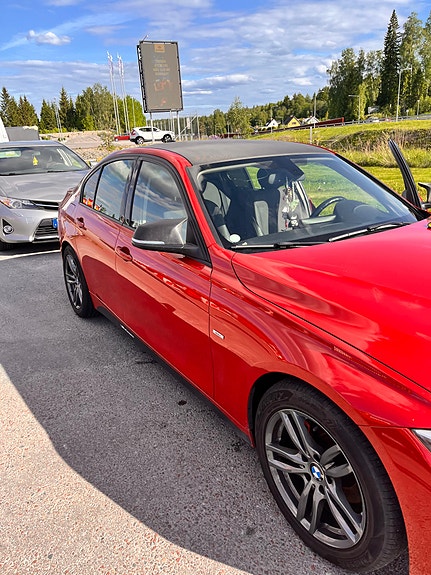 BMW 320d 5 of 7