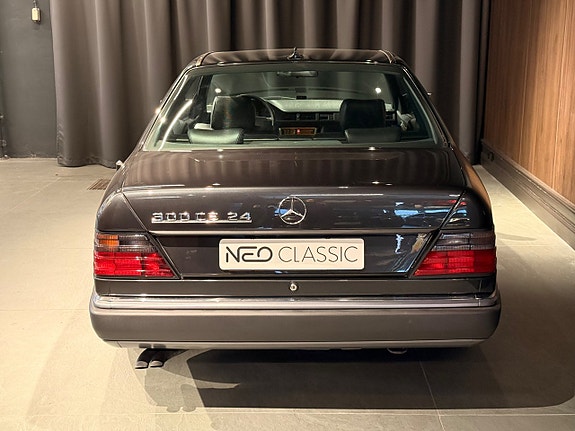 Mercedes-Benz 300 CE-24 7 of 22
