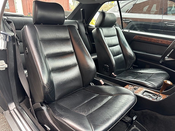 Mercedes-Benz 300 CE-24 20 of 22