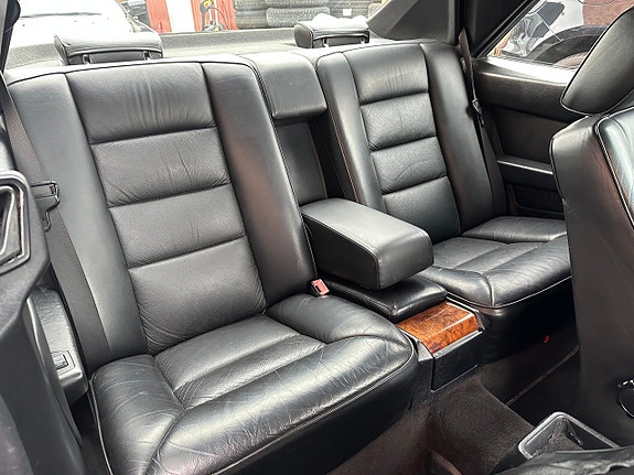 Mercedes-Benz 300 CE-24 16 of 22