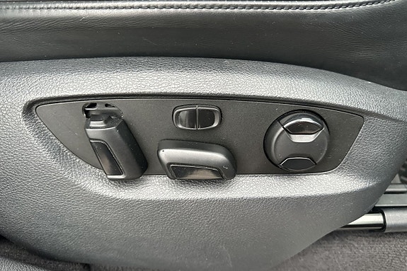 Volkswagen Touareg 14 of 30