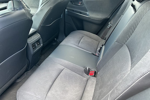 Toyota C-HR 7 of 12