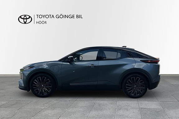 Toyota C-HR 3 of 12