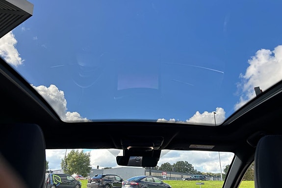 Toyota C-HR 11 of 12