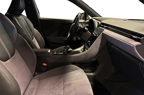 Lexus LX570 17 of 22