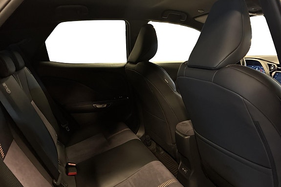 Lexus LX570 18 of 22