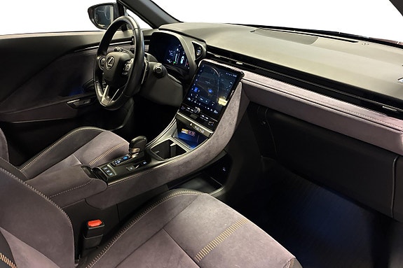Lexus LX570 11 of 22
