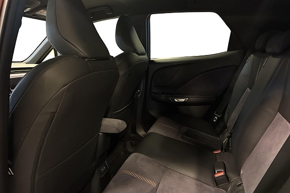 Lexus LX570 15 of 22
