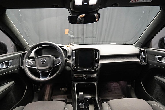 Volvo XC40 16 of 25