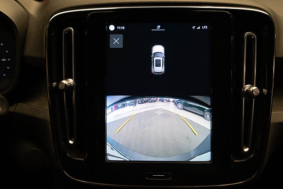 Volvo XC40 13 of 25