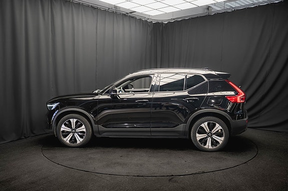 Volvo XC40 10 of 25