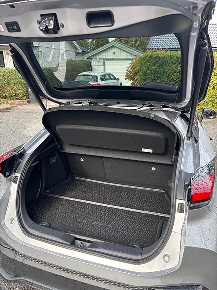 Toyota C-HR 5 of 11