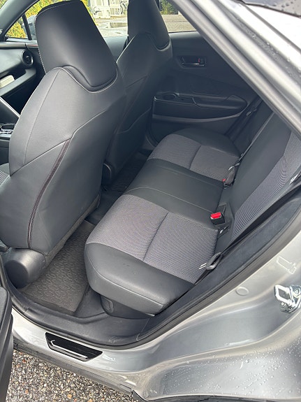 Toyota C-HR 7 of 11