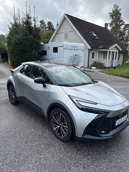 Toyota C-HR 4 of 11