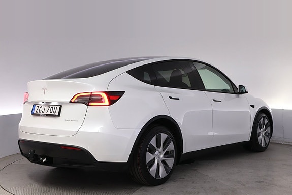 Tesla Model Y 5 of 27