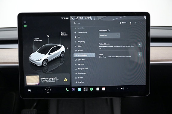 Tesla Model Y 15 of 27