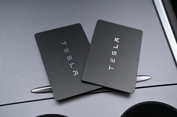 Tesla Model Y 24 of 27