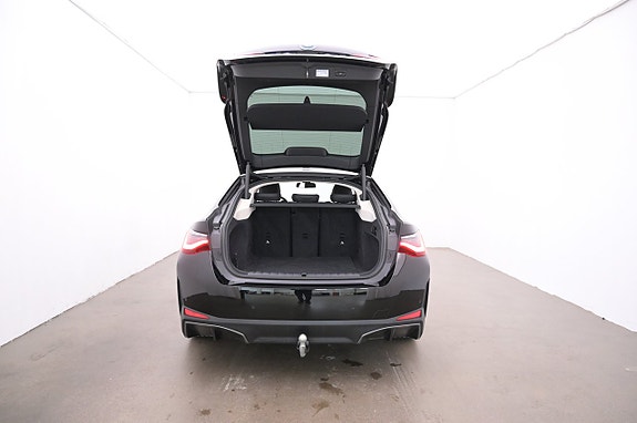 BMW i4 22 of 27