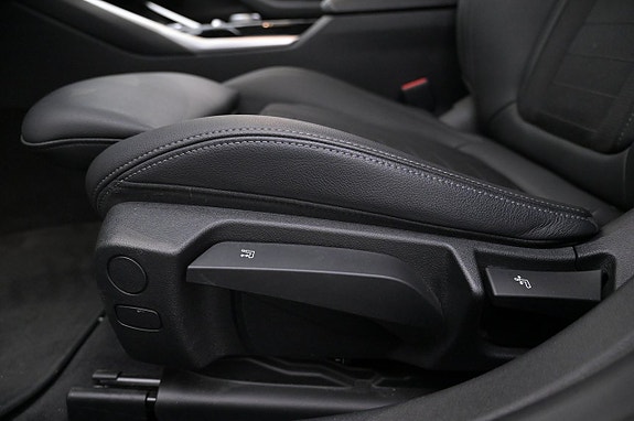 BMW i4 10 of 27