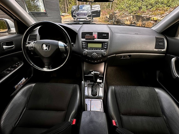 Honda Accord 7 of 10