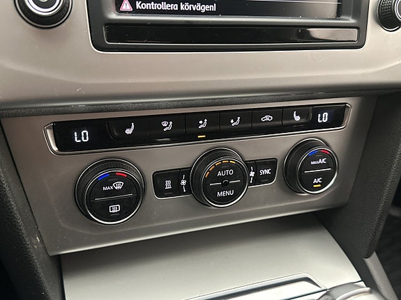 Volkswagen Passat 21 of 27