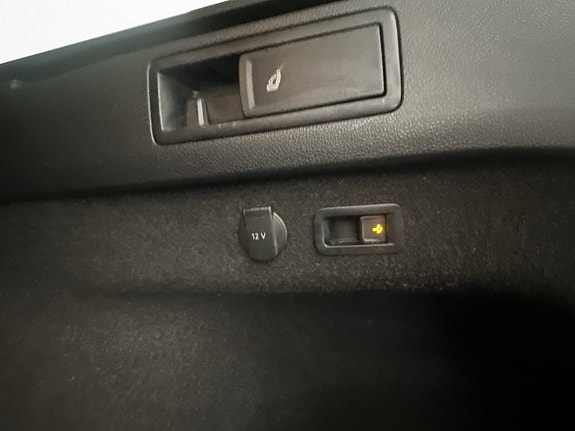 Volkswagen Passat 12 of 27