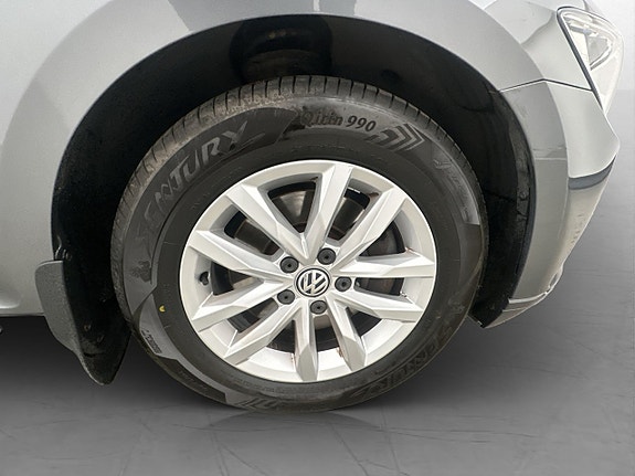 Volkswagen Passat 27 of 27