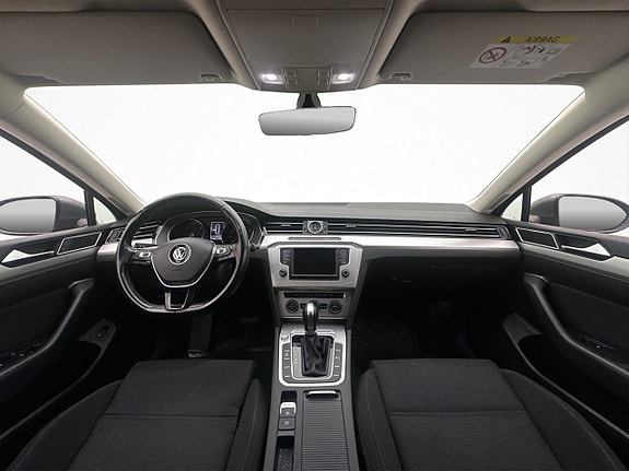 Volkswagen Passat 14 of 27