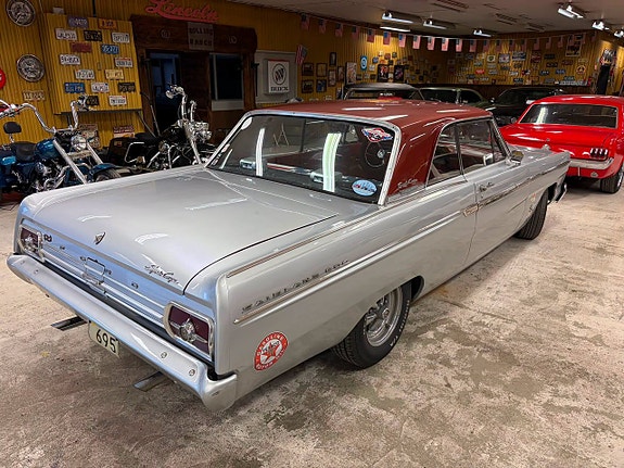 Ford Fairlane 4 of 6