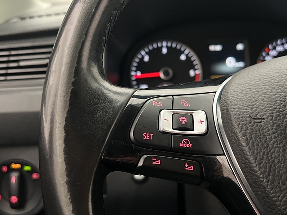 Volkswagen Caddy 18 of 30