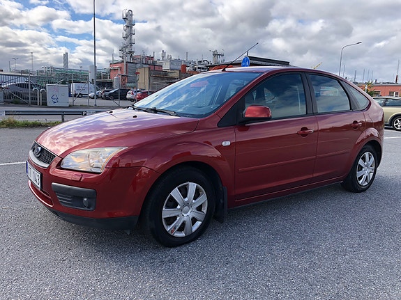 Ford Focus 2 of 6
