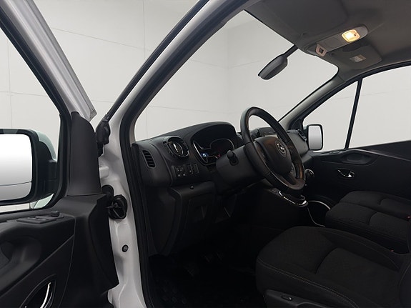 Opel Vivaro 15 of 30