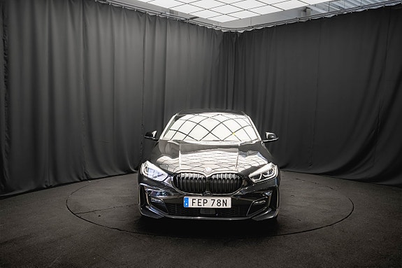 BMW 118i 3 of 20
