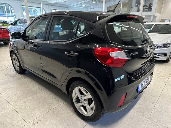 Hyundai i10 5 of 17