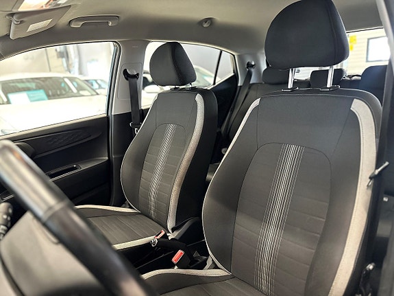 Hyundai i10 14 of 17