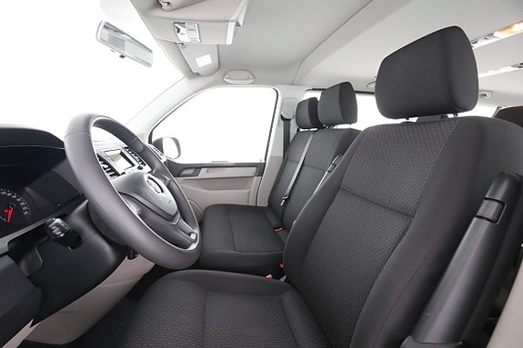 Volkswagen Caravelle 11 of 30