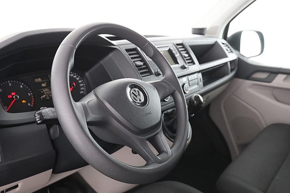 Volkswagen Caravelle 12 of 30