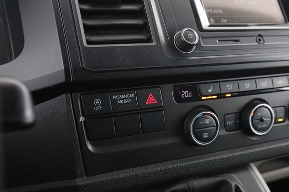 Volkswagen Caravelle 24 of 30