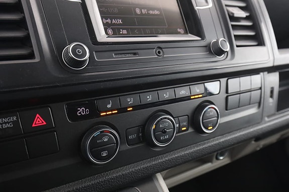 Volkswagen Caravelle 23 of 30