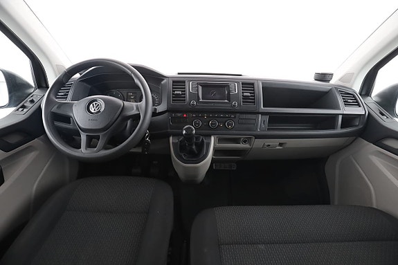Volkswagen Caravelle 13 of 30