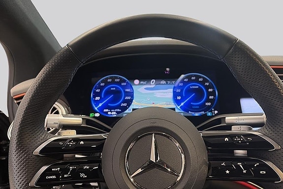 Mercedes-Benz EQS350 10 of 17