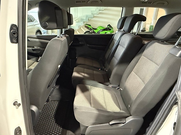 Volkswagen Sharan 9 of 29