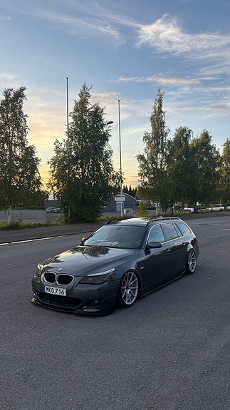 BMW 520d 3 of 4