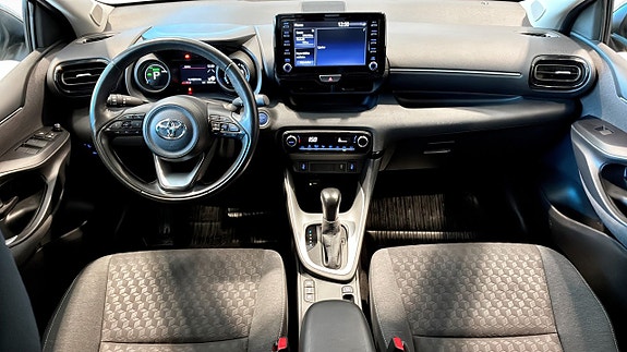 Toyota Yaris 4 of 13