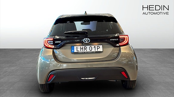 Toyota Yaris 7 of 13
