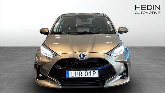 Toyota Yaris 8 of 13
