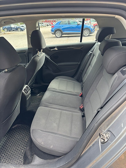 Volkswagen Golf VI 7 of 9