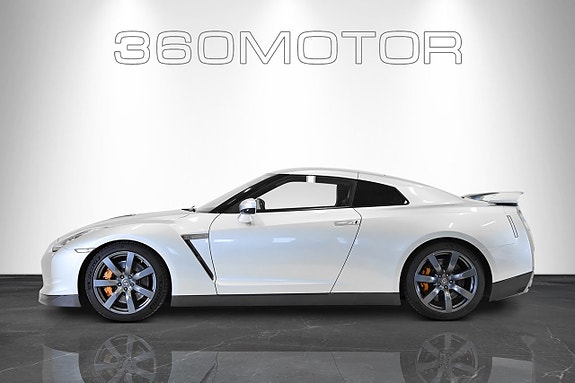 Nissan GT-R 6 of 13