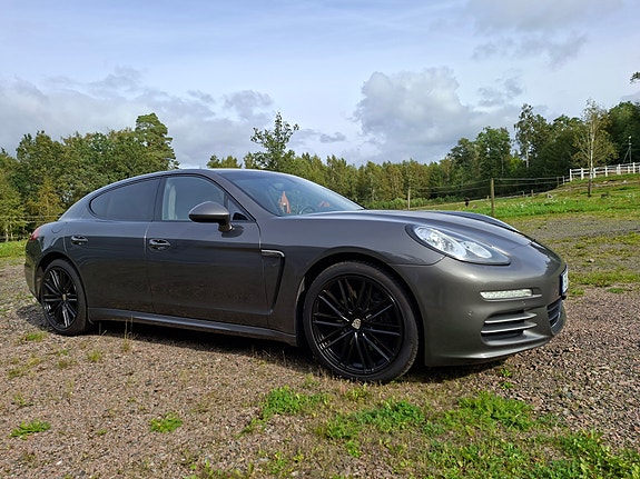 Porsche Panamera 4 5 of 11