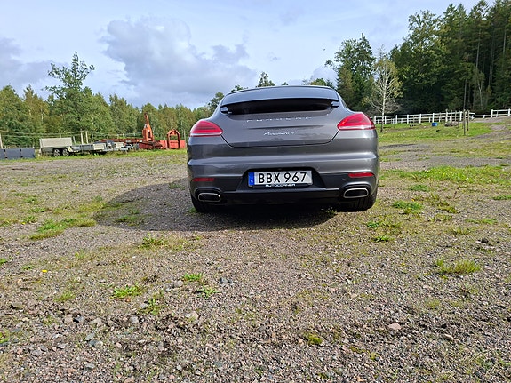 Porsche Panamera 4 4 of 11